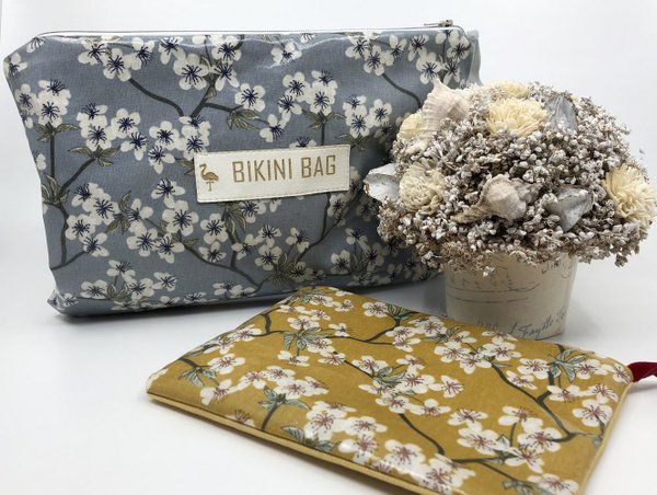 Bikini Bag - Wachstuch au maison - Kirschblüten senfgelb weiss